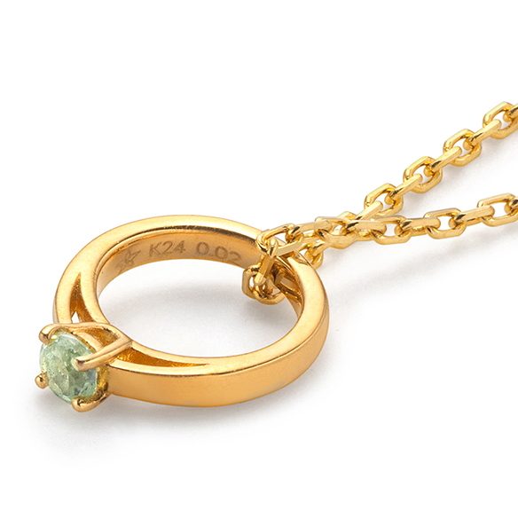 純金 誕生石ベビーリングペンダントトップ（8月の誕生石：ペリドット）